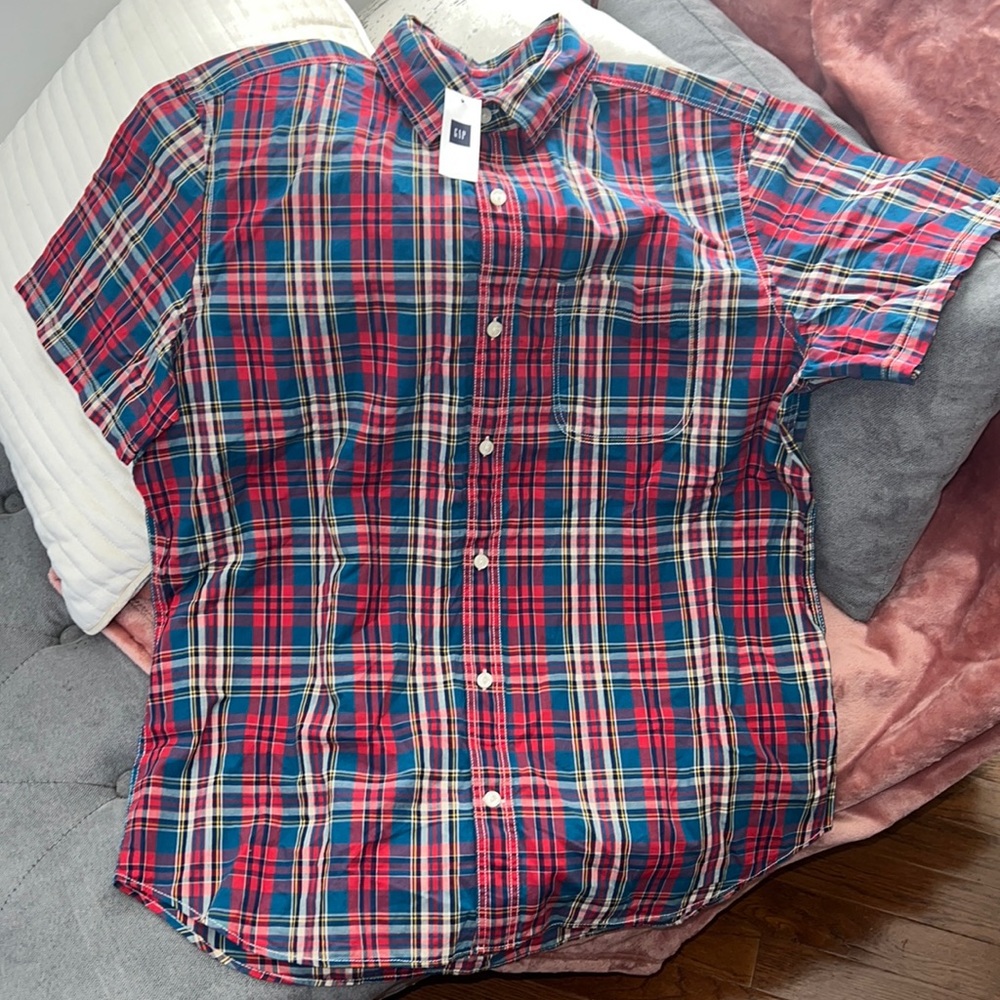 Men’s Gap Shirt